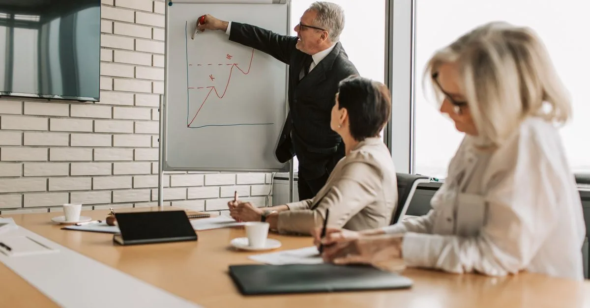 découvrez les formations pour réussir votre reconversion professionnelle : développez de nouvelles compétences et donnez un nouvel élan à votre carrière.